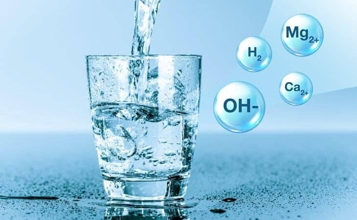 Nước nguyên chất có dẫn điện không?